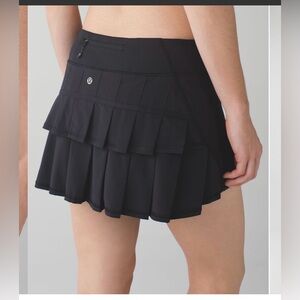 Lululemon Pace Setter Skirt in size 6